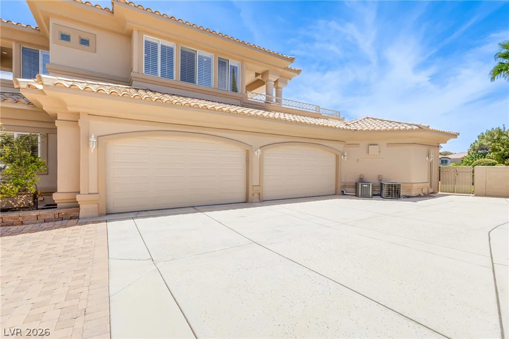 71 Cascade Creek, Las Vegas, NV 89113