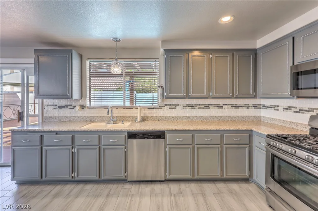 1730 Running Creek, North Las Vegas, NV 89031