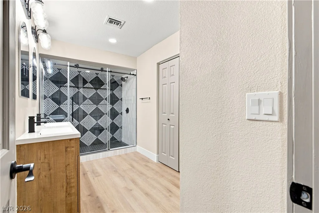 1828 Canterbury, Las Vegas, NV 89119