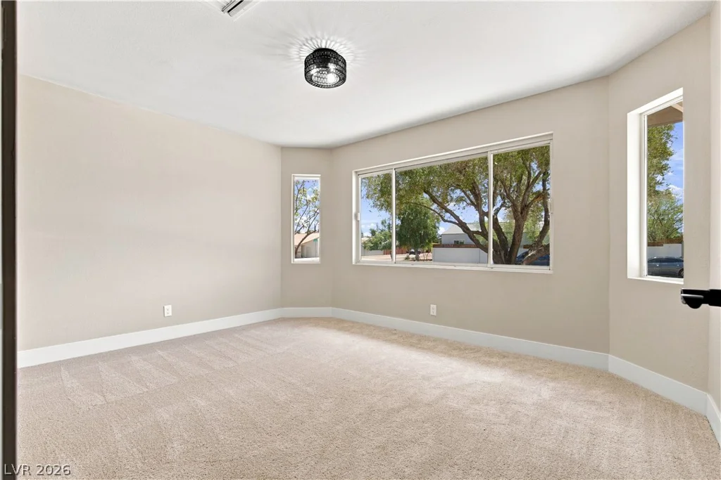 1828 Canterbury, Las Vegas, NV 89119