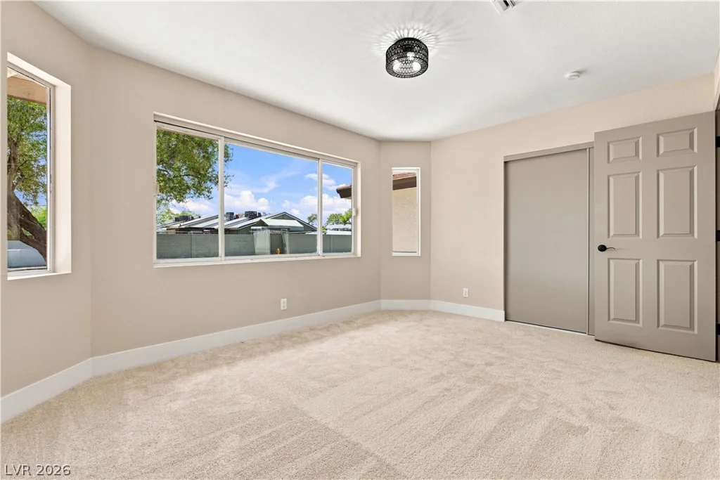1828 Canterbury, Las Vegas, NV 89119