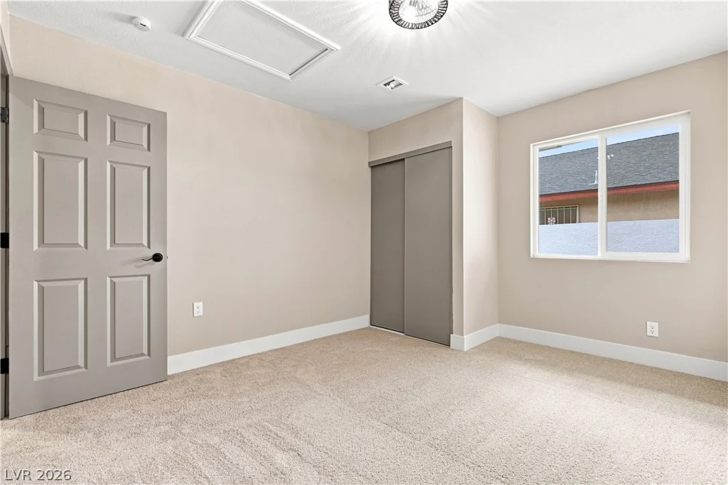 1828 Canterbury, Las Vegas, NV 89119