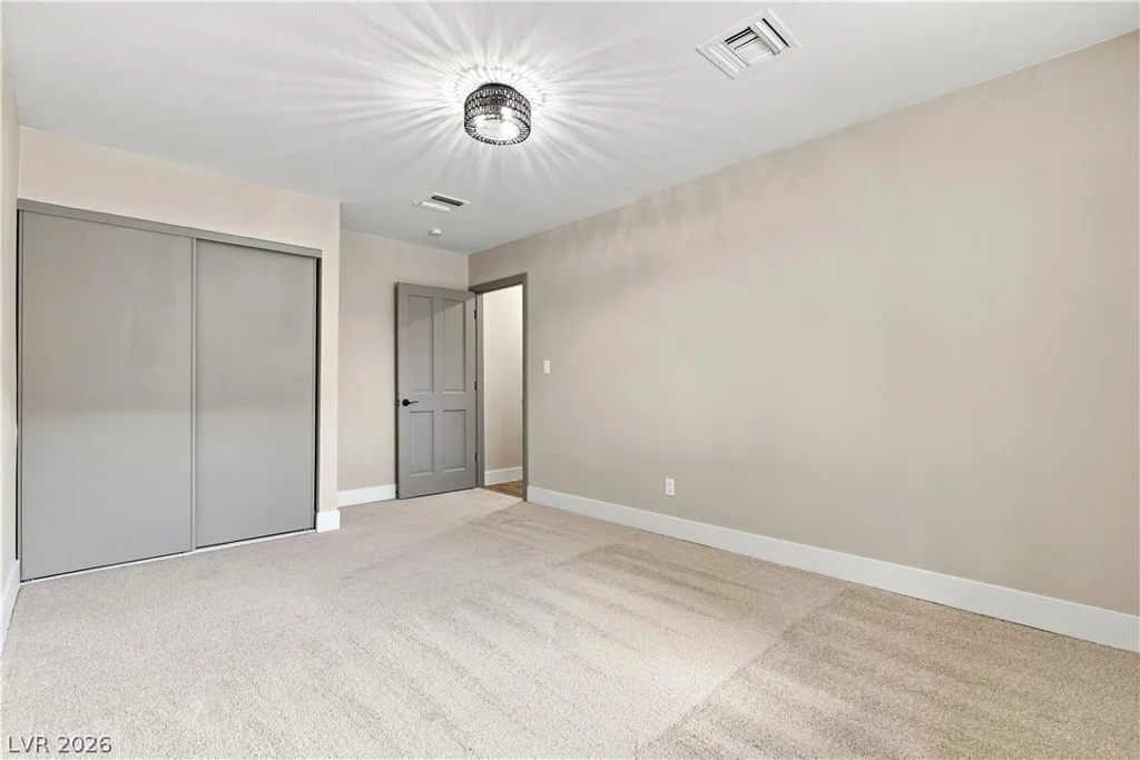 1828 Canterbury, Las Vegas, NV 89119
