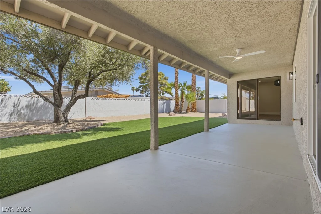 1828 Canterbury, Las Vegas, NV 89119
