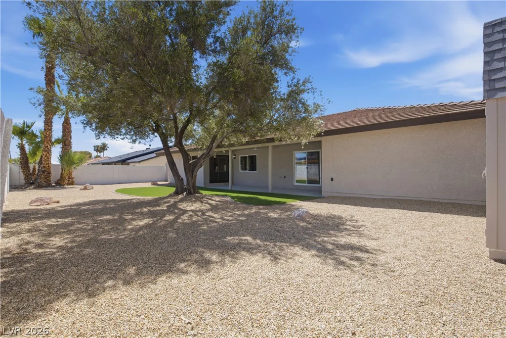 1828 Canterbury, Las Vegas, NV 89119