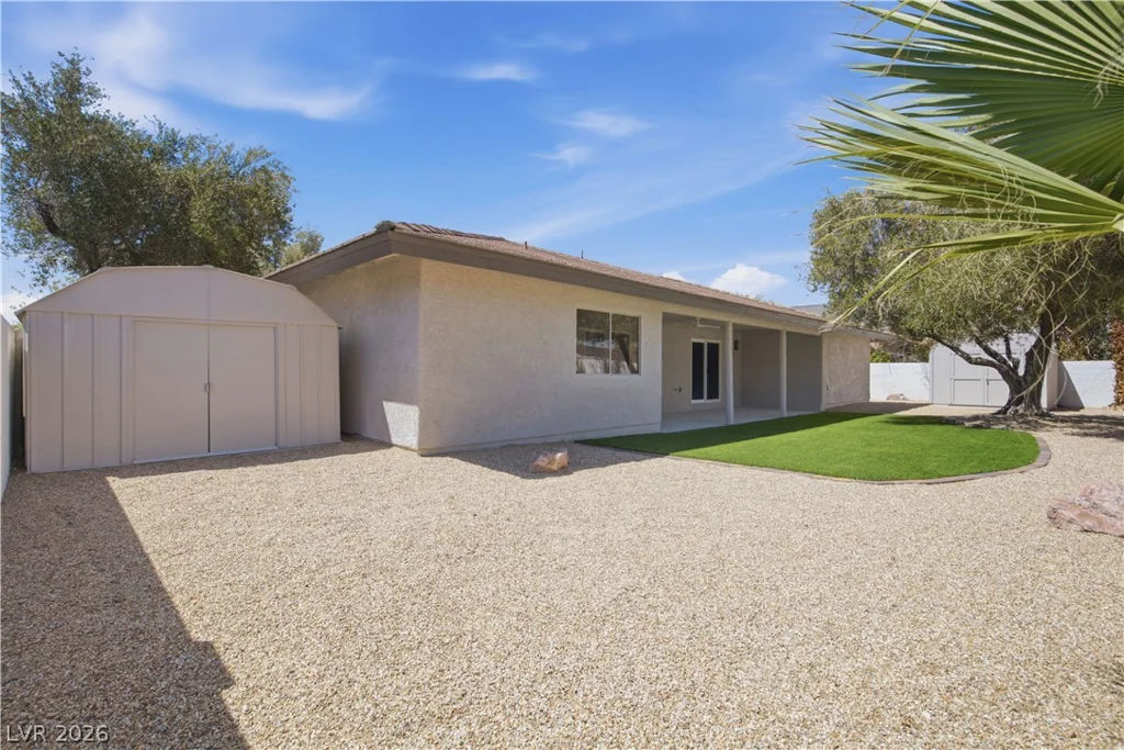1828 Canterbury, Las Vegas, NV 89119