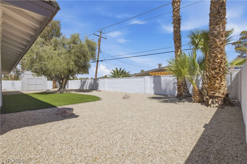 1828 Canterbury, Las Vegas, NV 89119