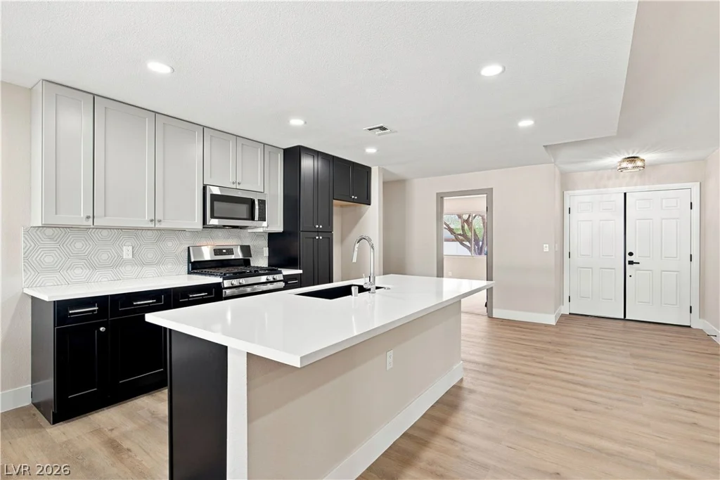 1828 Canterbury, Las Vegas, NV 89119