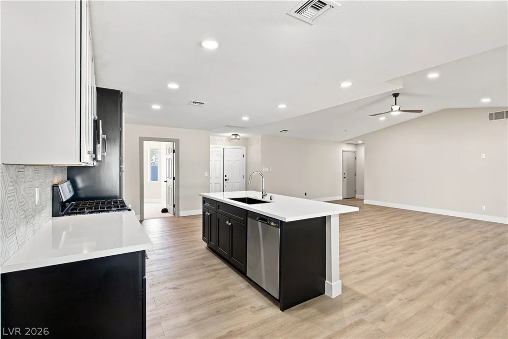 1828 Canterbury, Las Vegas, NV 89119