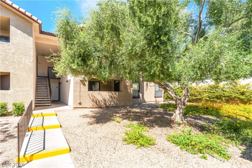2451 Rainbow, Las Vegas, NV 89108