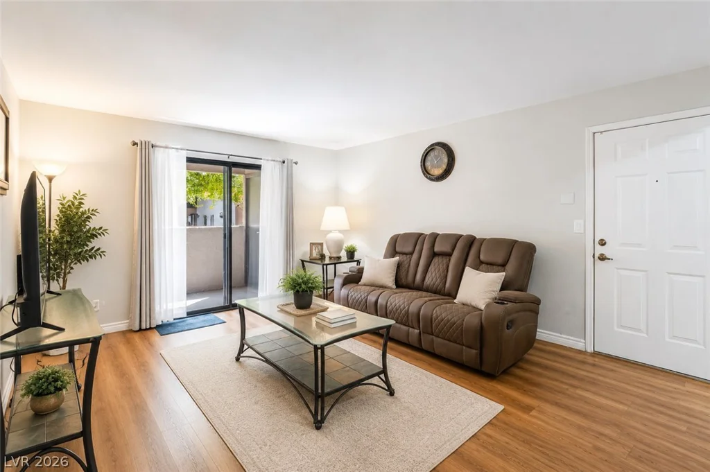 2451 Rainbow, Las Vegas, NV 89108