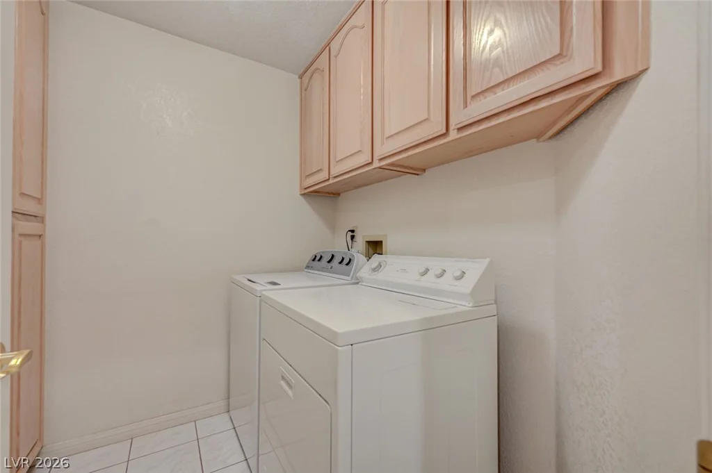 8236 Round Hills, Las Vegas, NV 89113