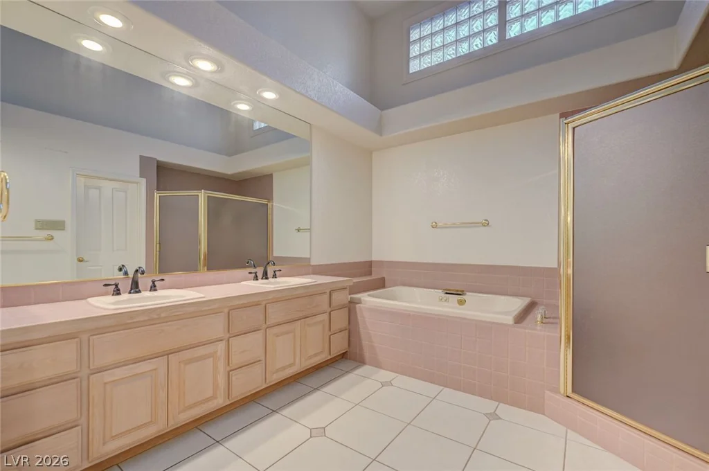 8236 Round Hills, Las Vegas, NV 89113
