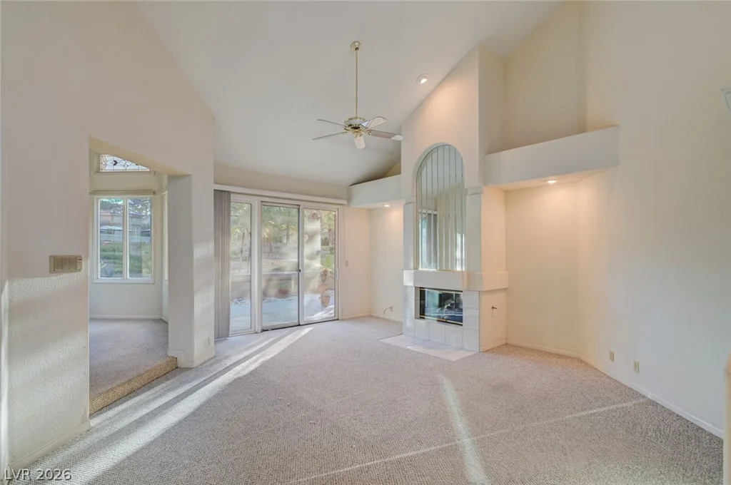 8236 Round Hills, Las Vegas, NV 89113