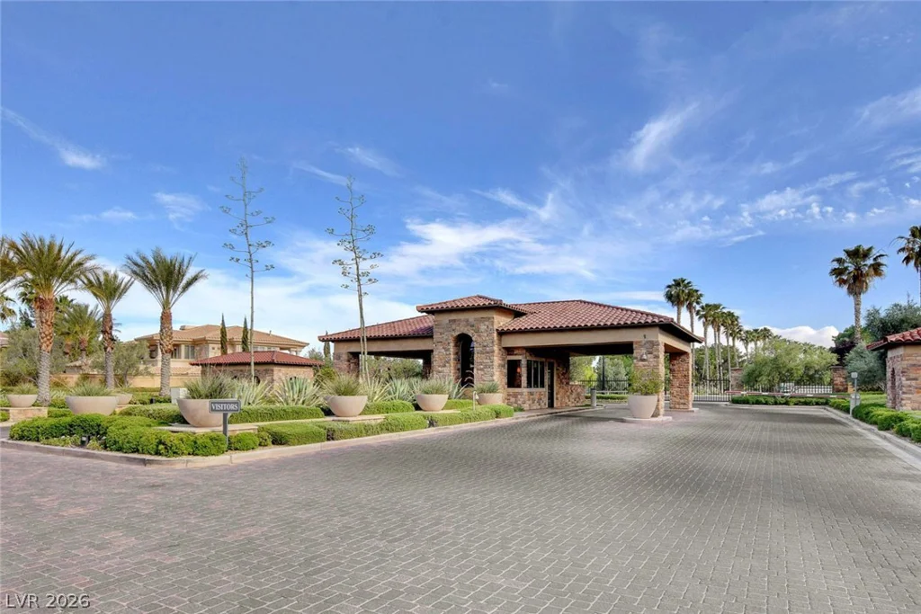 8236 Round Hills, Las Vegas, NV 89113