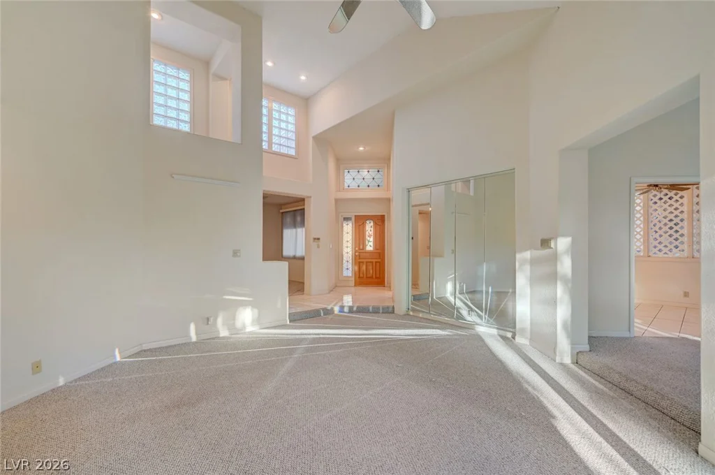 8236 Round Hills, Las Vegas, NV 89113