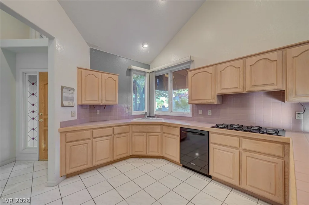 8236 Round Hills, Las Vegas, NV 89113