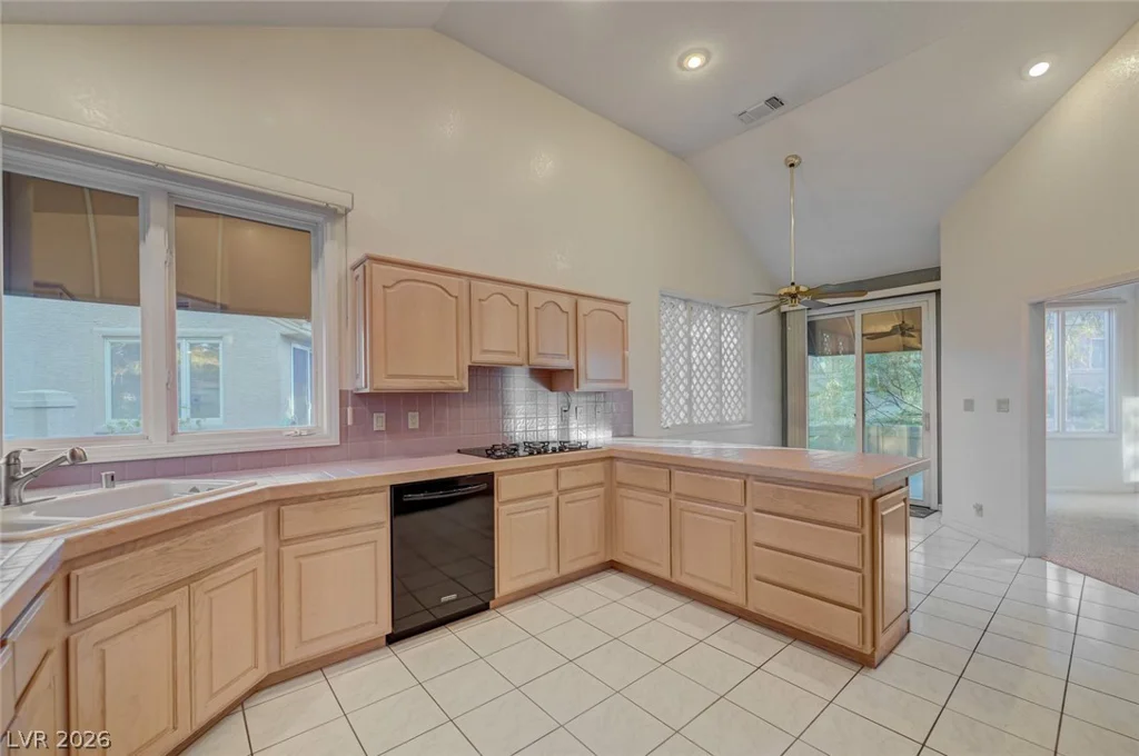 8236 Round Hills, Las Vegas, NV 89113