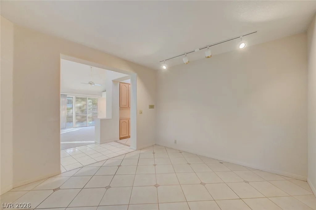 8236 Round Hills, Las Vegas, NV 89113