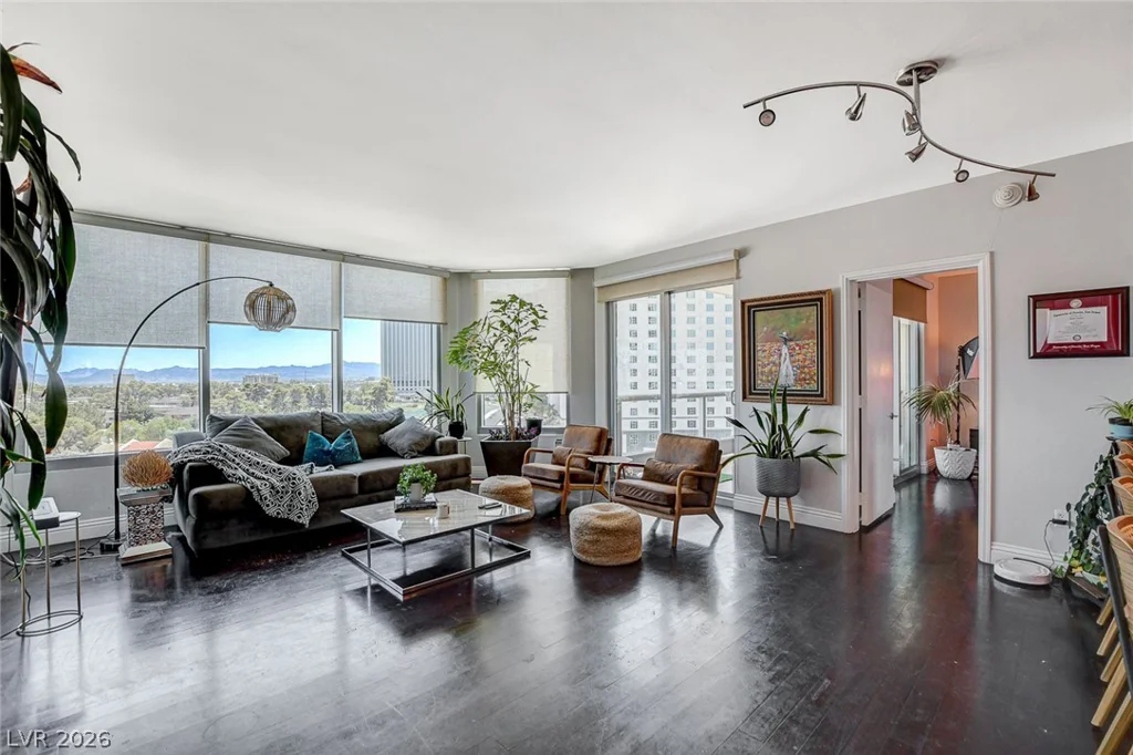 322 Karen, Las Vegas, NV 89109
