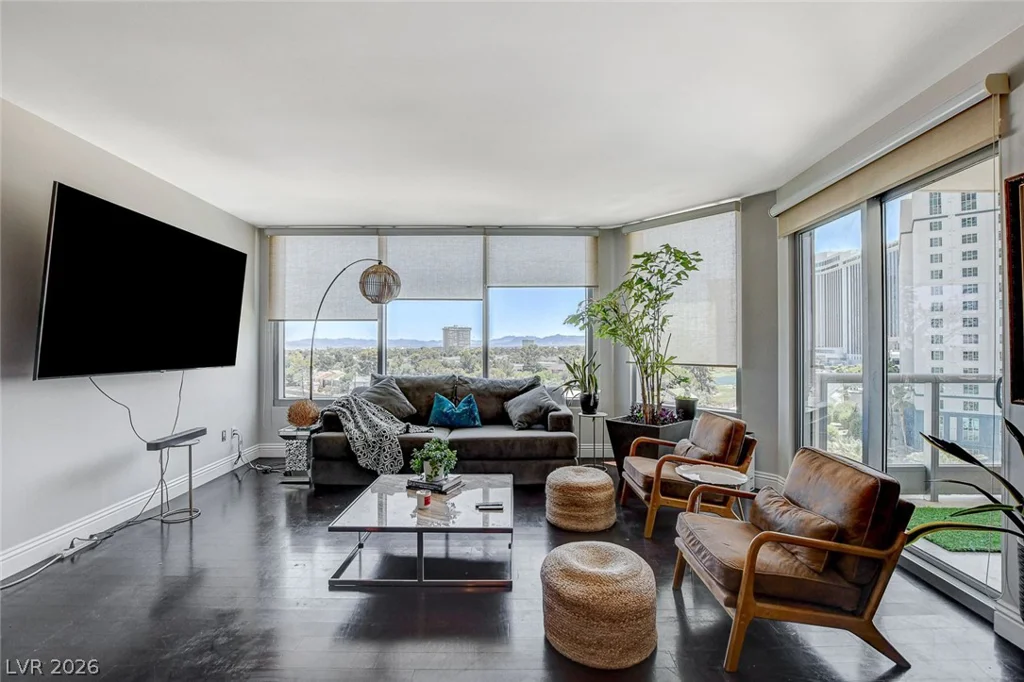 322 Karen, Las Vegas, NV 89109