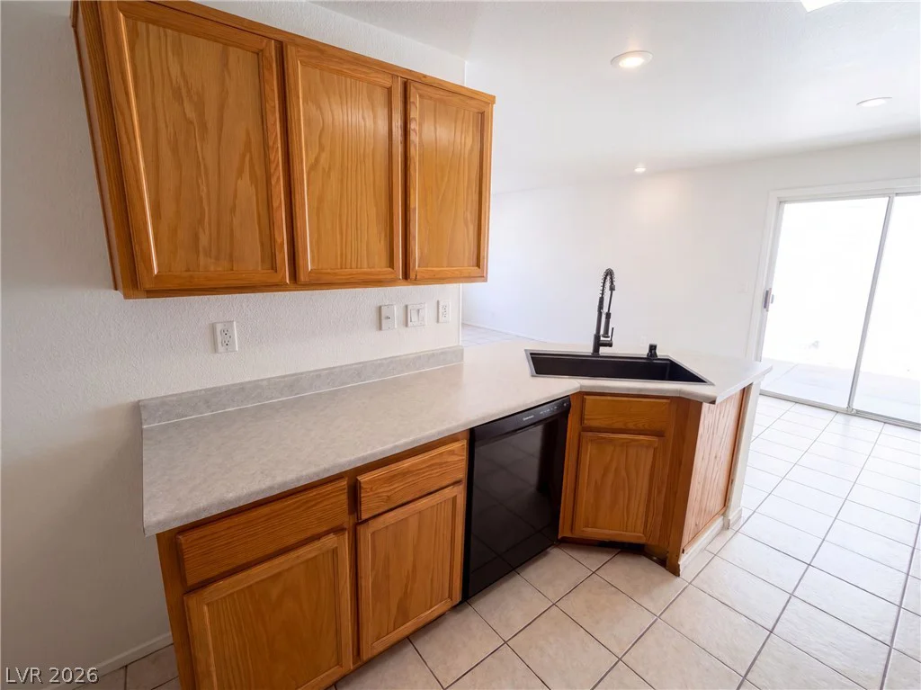 10040 Fragile Fields, Las Vegas, NV 89183