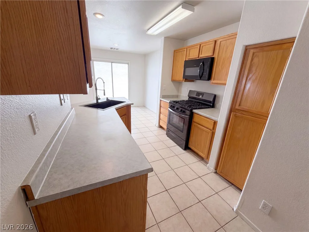 10040 Fragile Fields, Las Vegas, NV 89183
