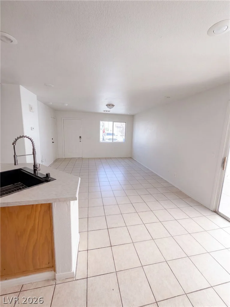 10040 Fragile Fields, Las Vegas, NV 89183