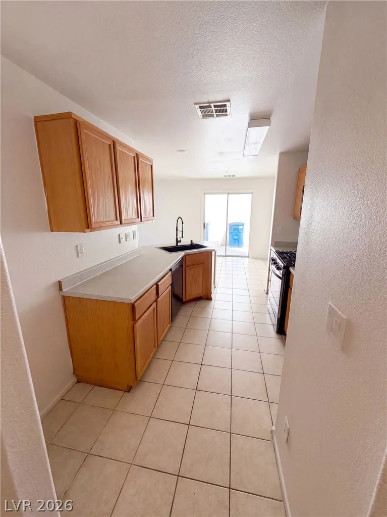 10040 Fragile Fields, Las Vegas, NV 89183