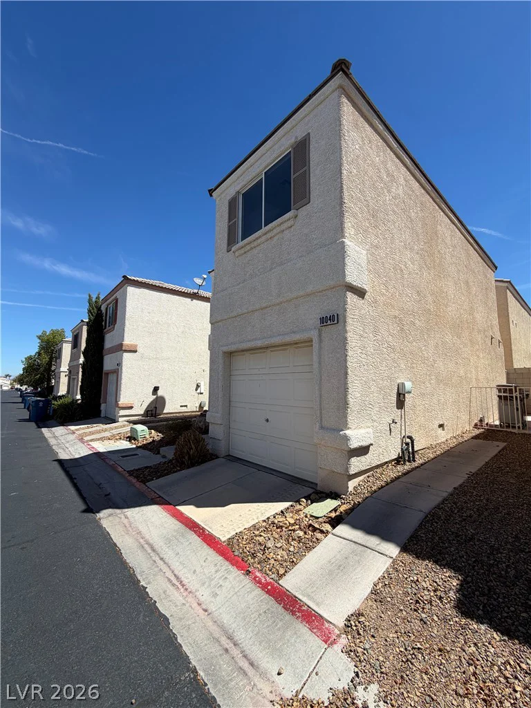 10040 Fragile Fields, Las Vegas, NV 89183
