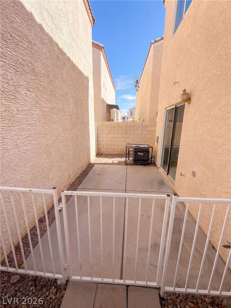 10040 Fragile Fields, Las Vegas, NV 89183
