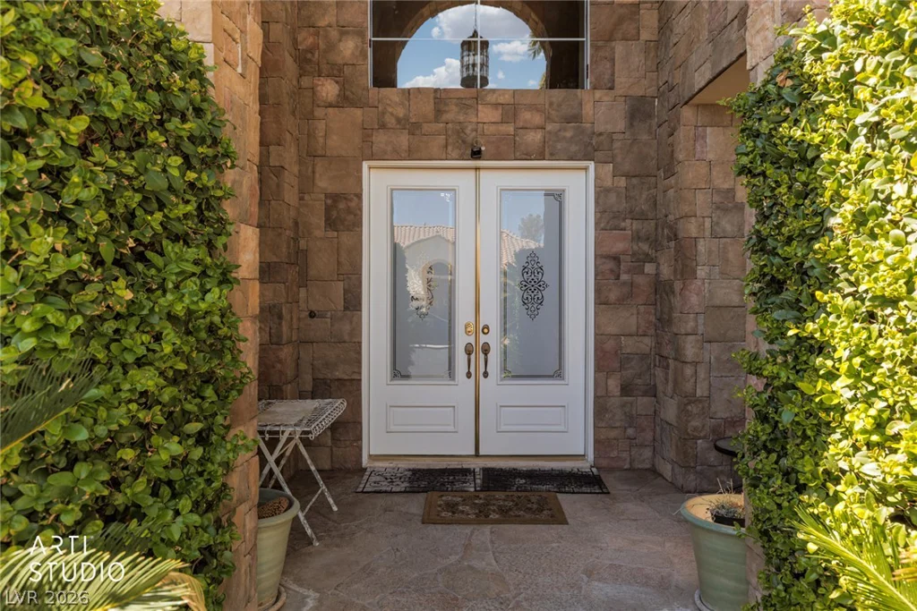 8251 Windsor Crest, Las Vegas, NV 89123