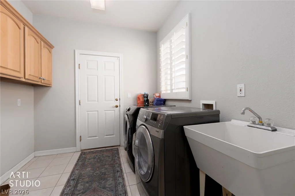 8251 Windsor Crest, Las Vegas, NV 89123