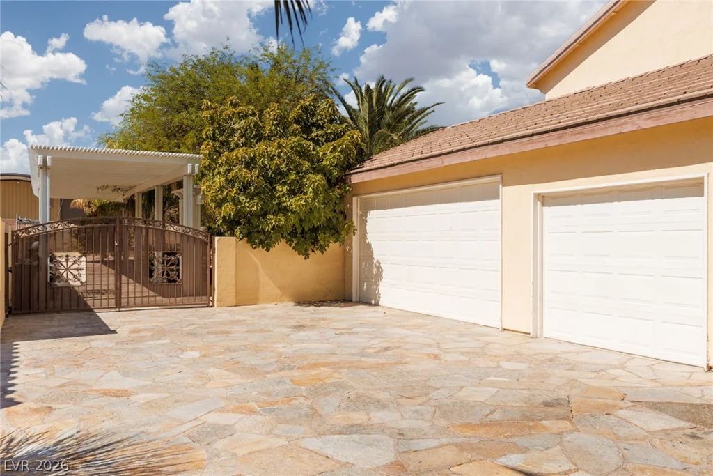 8251 Windsor Crest, Las Vegas, NV 89123