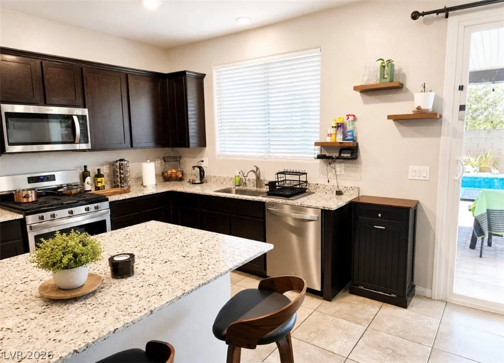 4439 Stardusk Falls, North Las Vegas, NV 89084