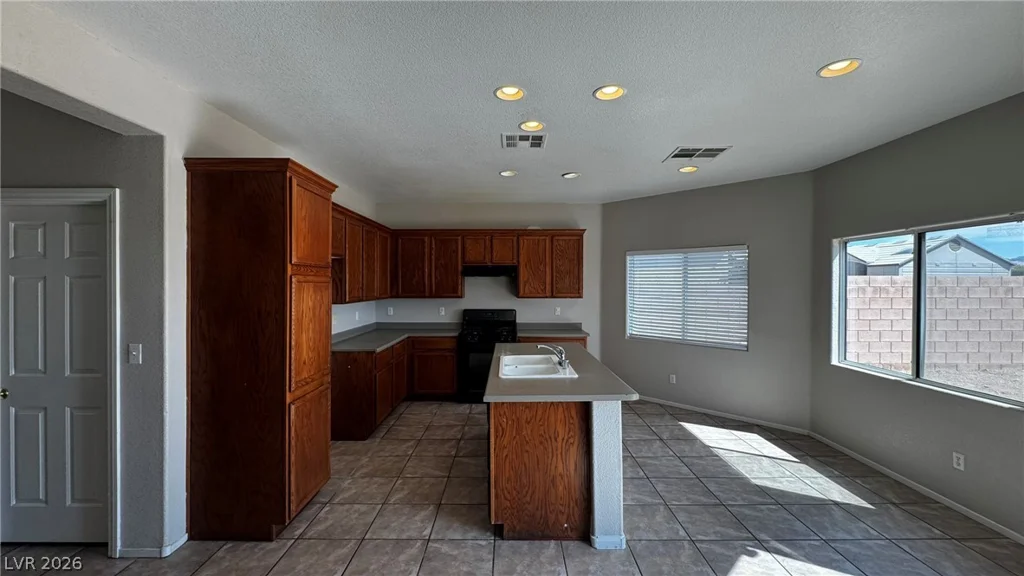 6540 PLAYA DE CARMEN, North Las Vegas, NV 89086