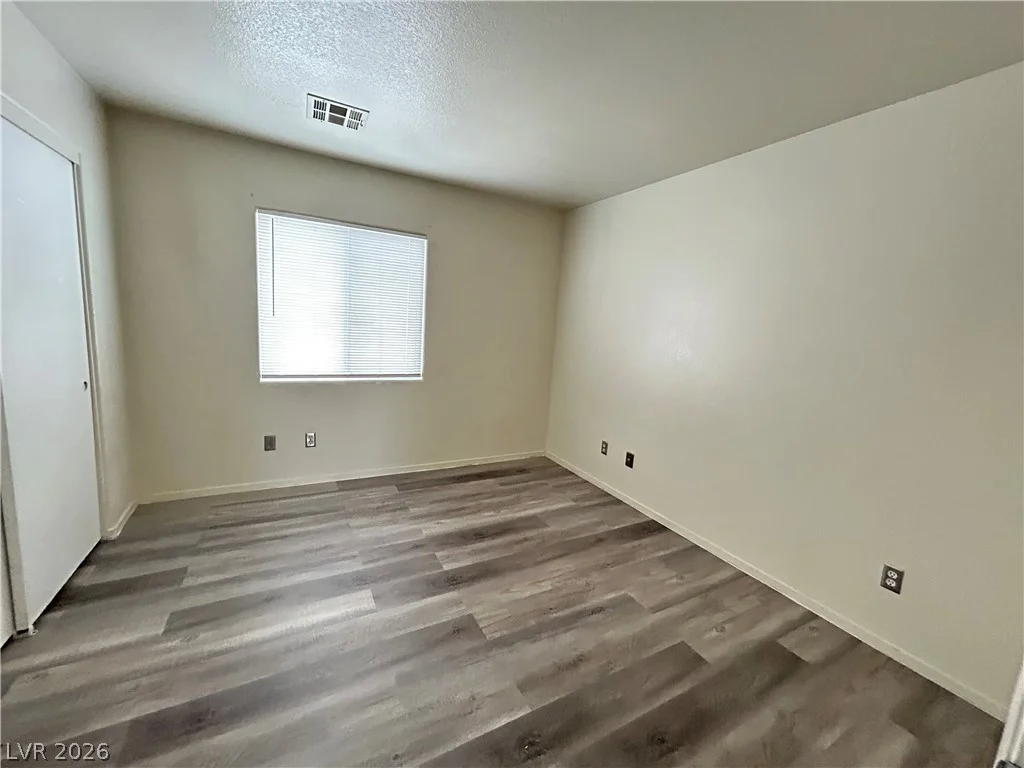 5220 Paradise Valley, Las Vegas, NV 89156