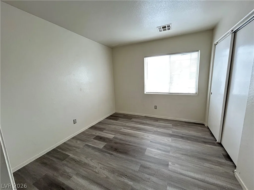 5220 Paradise Valley, Las Vegas, NV 89156