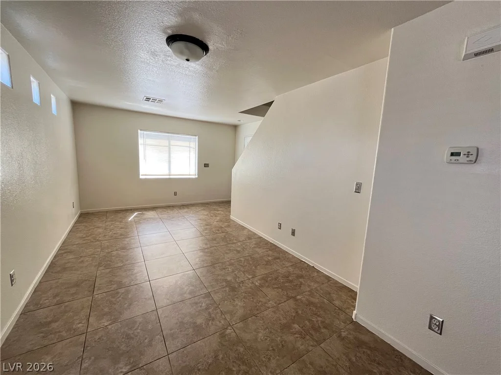 5220 Paradise Valley, Las Vegas, NV 89156