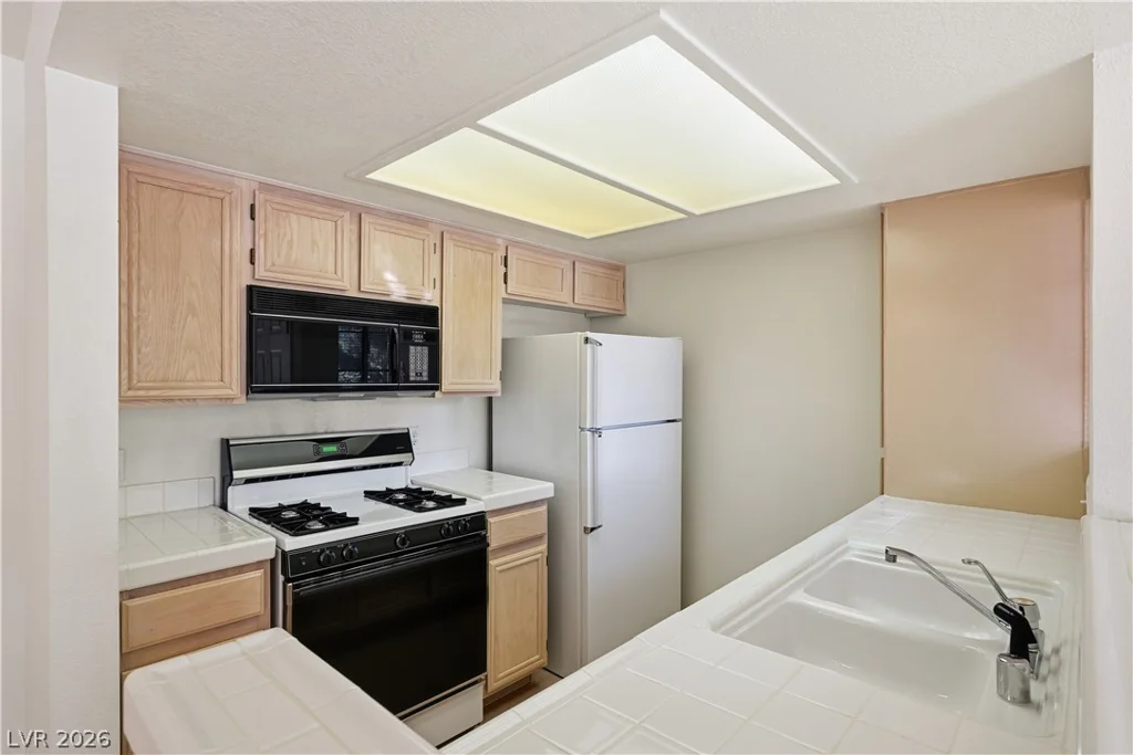 1908 Rio Canyon, Las Vegas, NV 89128