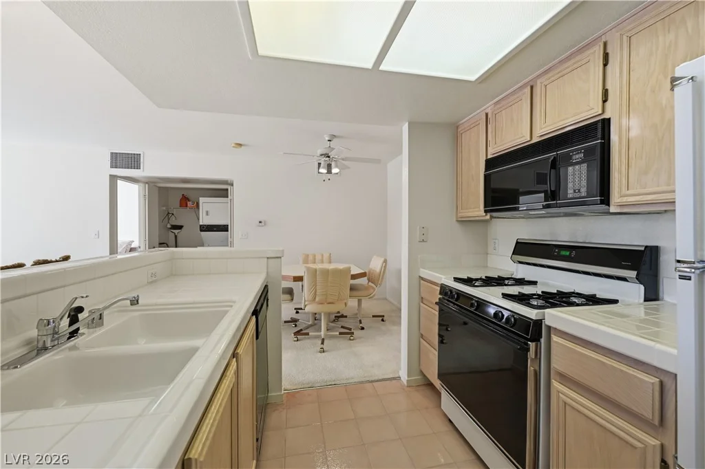 1908 Rio Canyon, Las Vegas, NV 89128