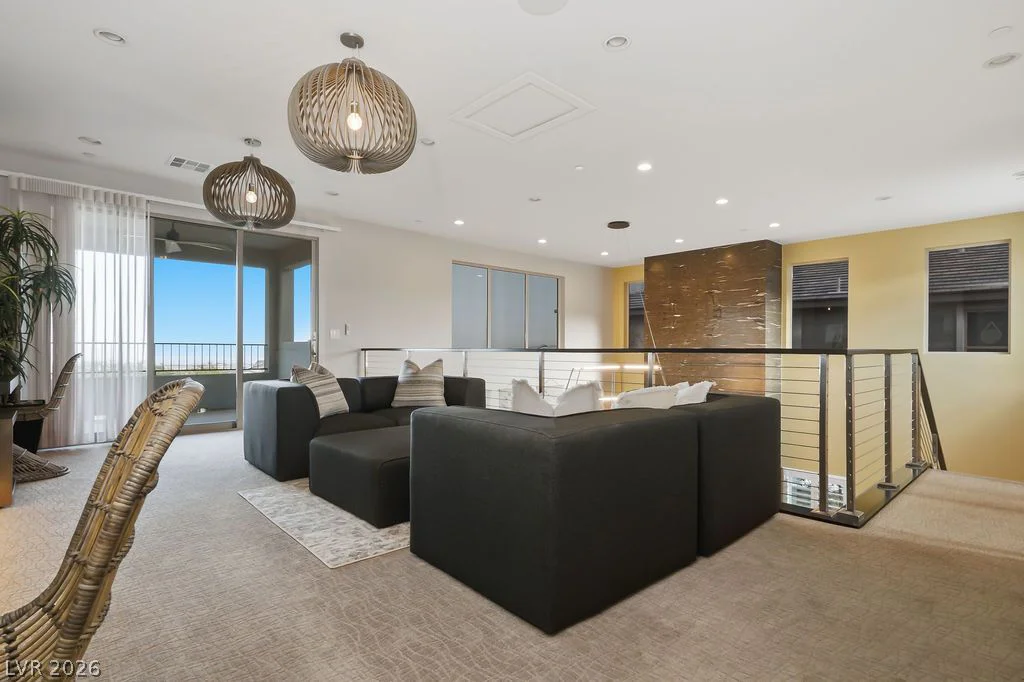 308 Gandara, Las Vegas, NV 89138