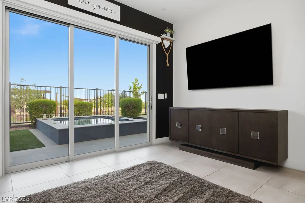 308 Gandara, Las Vegas, NV 89138