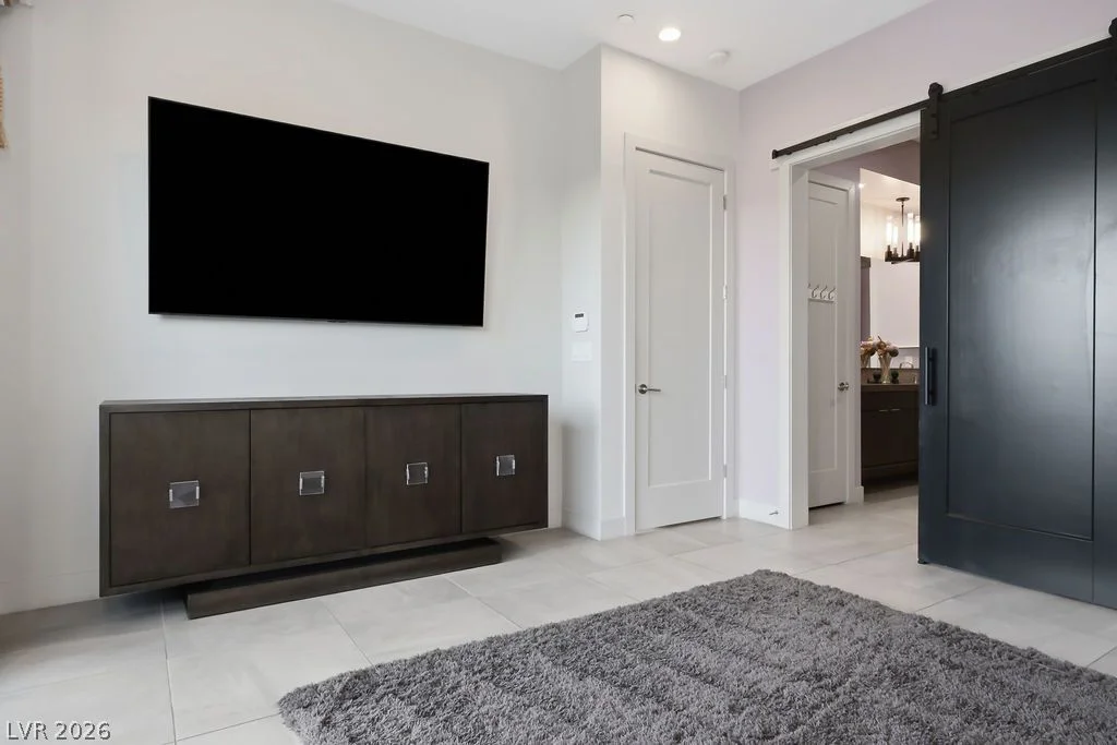 308 Gandara, Las Vegas, NV 89138