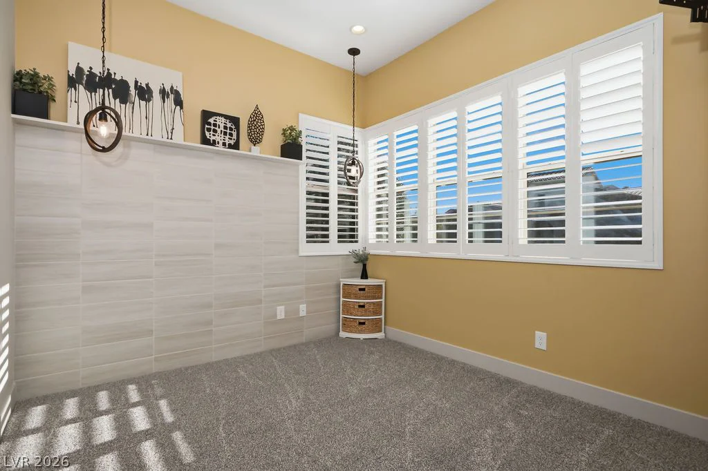 308 Gandara, Las Vegas, NV 89138