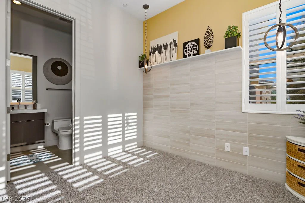 308 Gandara, Las Vegas, NV 89138
