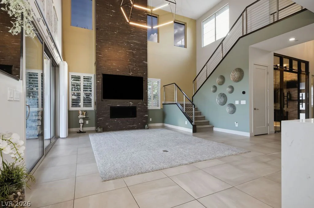 308 Gandara, Las Vegas, NV 89138