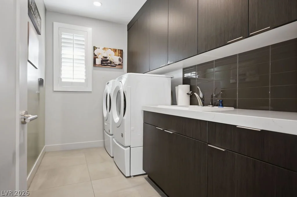 308 Gandara, Las Vegas, NV 89138