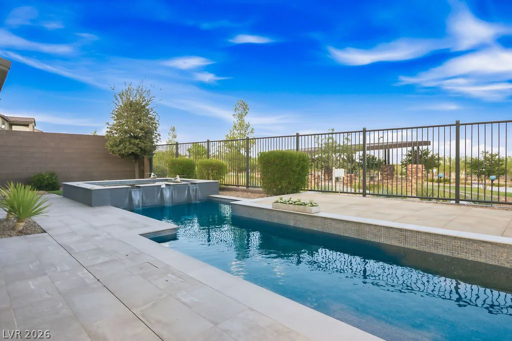 308 Gandara, Las Vegas, NV 89138