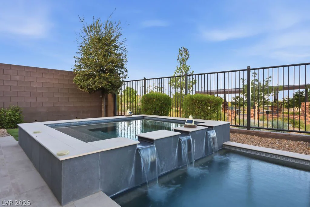 308 Gandara, Las Vegas, NV 89138